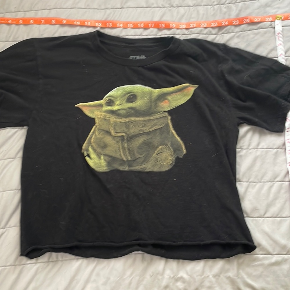 baby grogu cropped t shirt